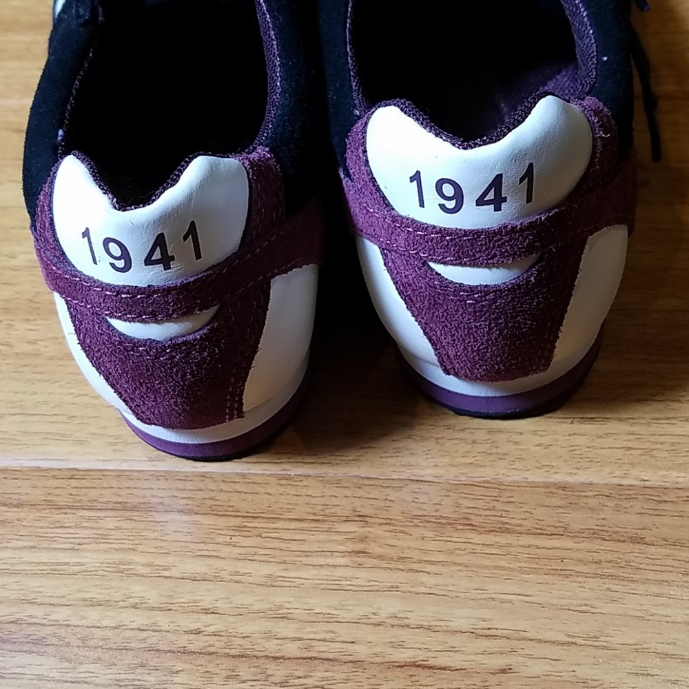 NWOT Coach Dark Red Black White Shoes 8.5 - Picture 3 of 5